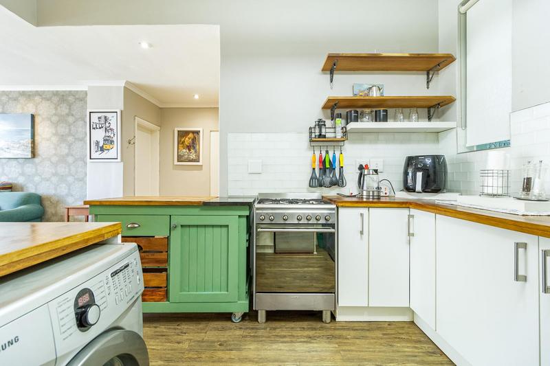 To Let 2 Bedroom Property for Rent in Sea Point Western Cape